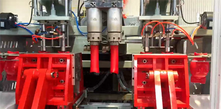 雙模頭小豬生產(chǎn)視頻